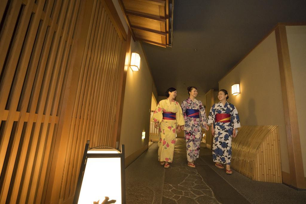 Suimeikan Gero Exterior foto A traditional Japanese inn